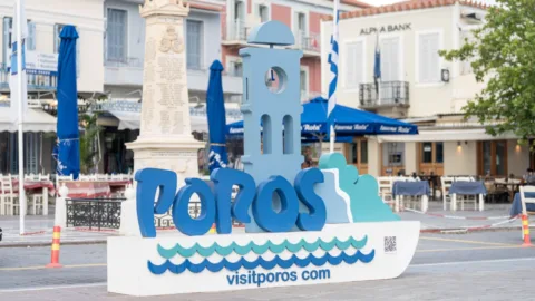 Visit Poros beeld
