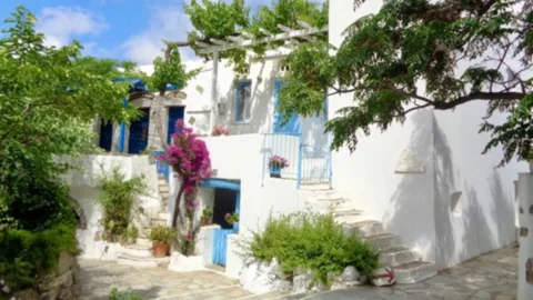 Wit en blauw huis op Tinos