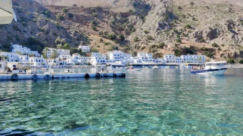 Uitzicht op Loutro dorp
